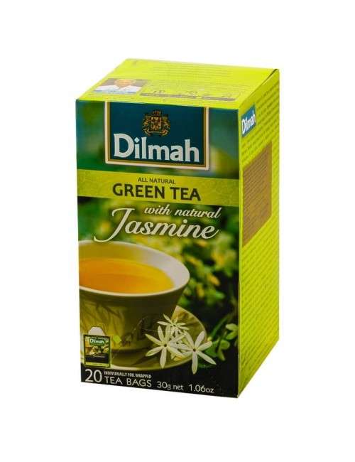 Green tea with jasmine petal