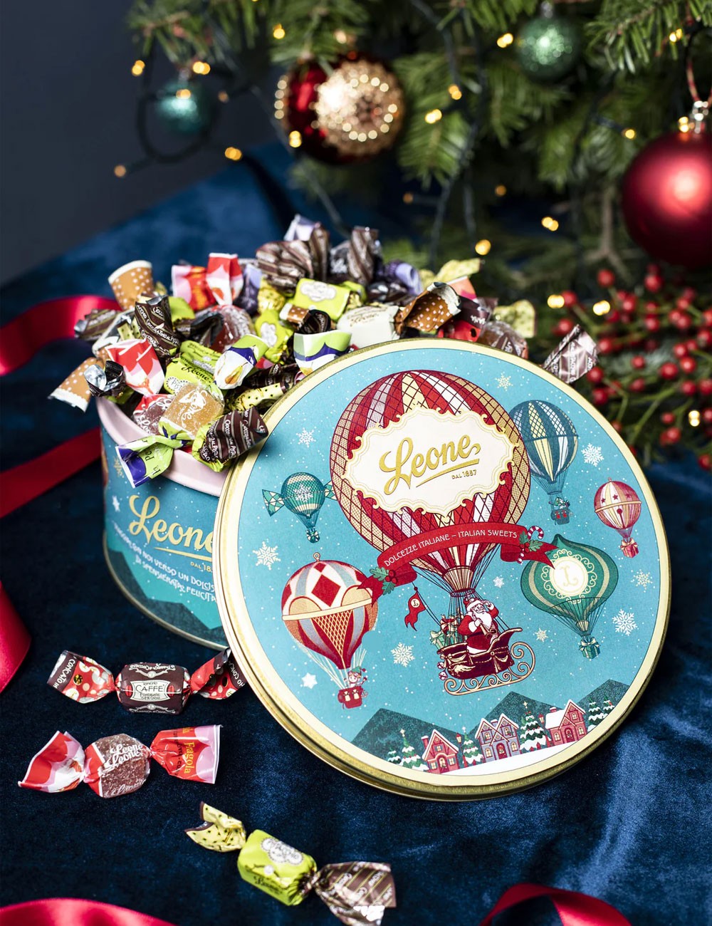 Latta cappelliera natalizia con gelatine e lingottini cioccolato assortiti 450 g Leone